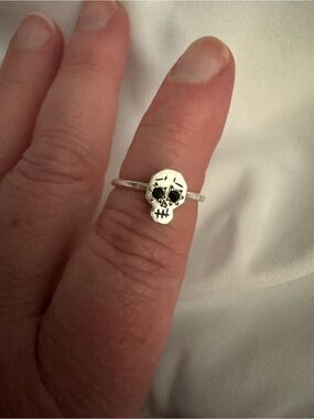 Handmade sterling silver skull ring